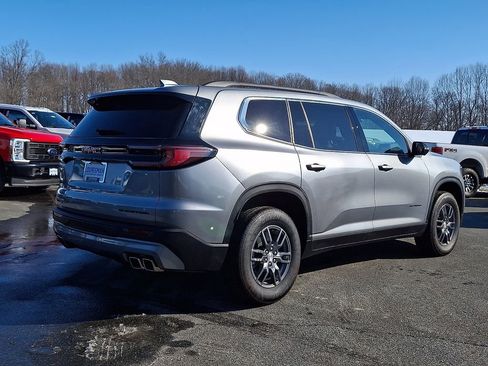 Used 2025 GMC Acadia Elevation image 6