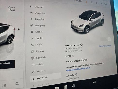 Used 2022 Tesla Model Y Long Range AWD/4WD image 11