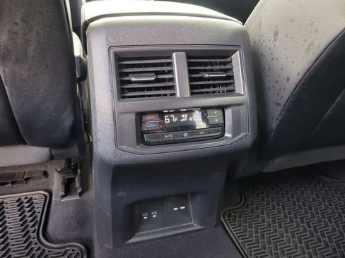 Used 2023 Volkswagen Atlas SE FWD image 12