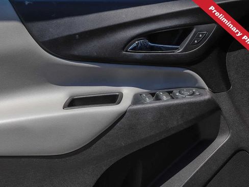 Used 2019 Chevrolet Equinox LS FWD image 17