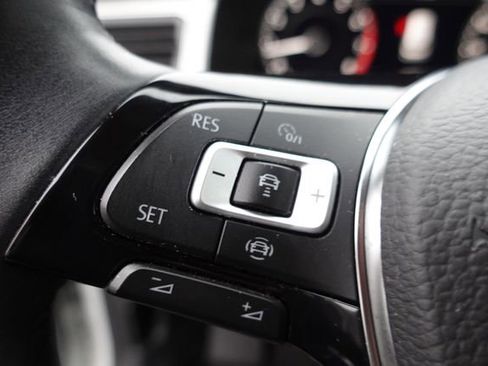 Used 2019 Volkswagen Atlas SEL Premium image 13