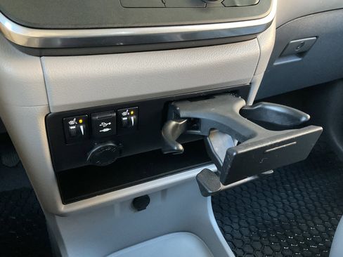 Used 2019 Toyota Sienna XLE w/ XLE Navigation Package AWD/4WD image 18