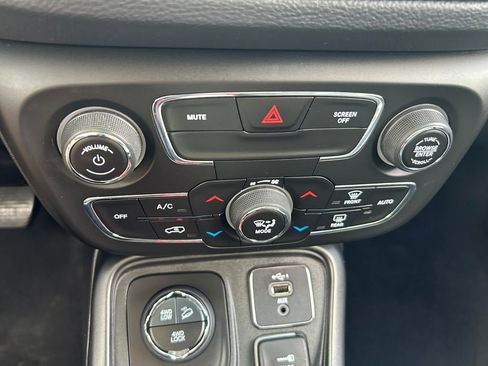 Used 2020 Jeep Compass Trailhawk AWD/4WD image 14