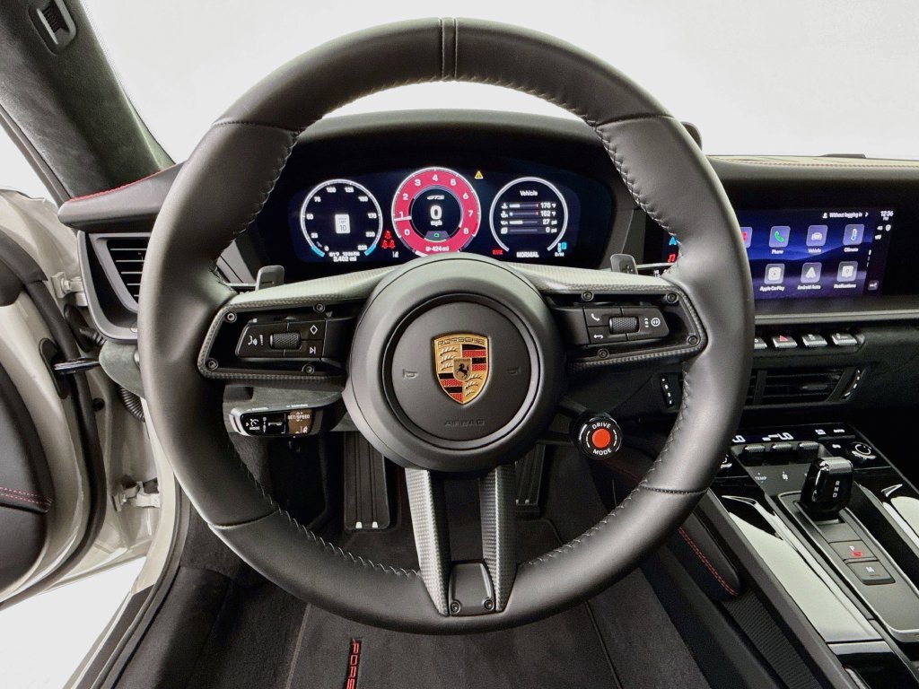 Used 2026 Porsche 911 Carrera GTS RWD image 15