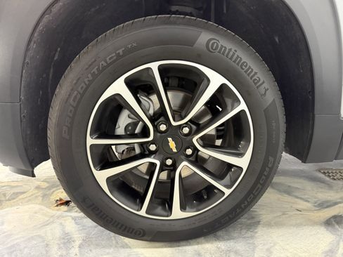 Used 2025 Chevrolet TrailBlazer LT image 24