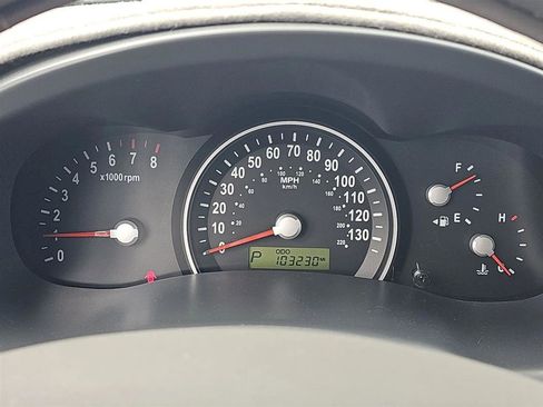 Used 2009 Kia Sedona LX image 18