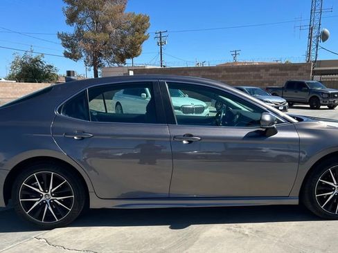 Used 2024 Toyota Camry SE image 6