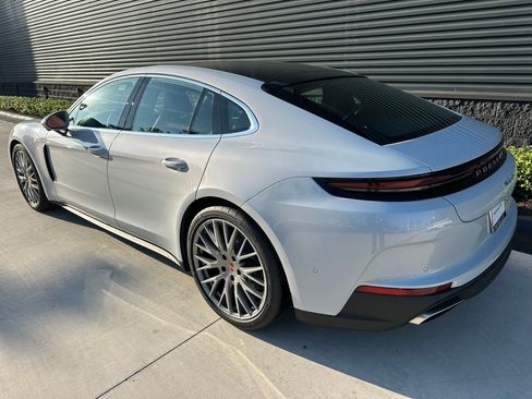 Used 2026 Porsche Panamera RWD image 3