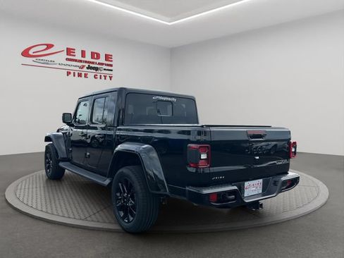 Used 2021 Jeep Gladiator Overland AWD/4WD image 7