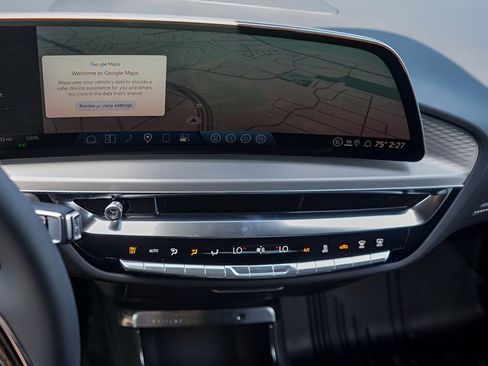 New 2026 Cadillac Lyriq Premium Luxury w/ LPO, Floor Liner Package AWD/4WD image 13