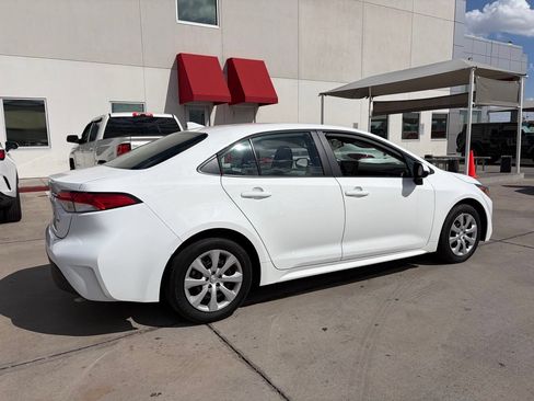 Used 2025 Toyota Corolla LE FWD image 3