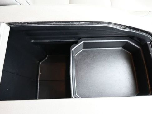 Used 2019 Toyota Highlander XLE FWD image 40