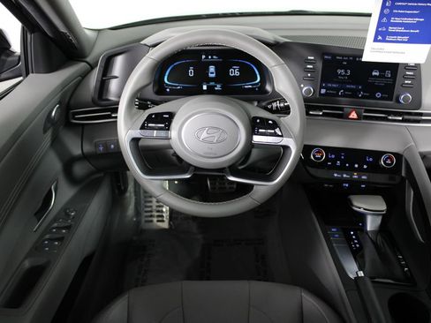 Certified 2025 Hyundai Elantra Sport w/ Cargo Package FWD image 10