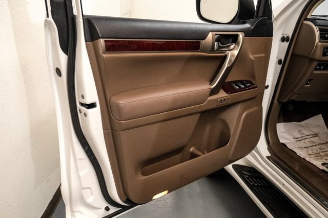 Used 2018 Lexus GX 460 Premium w/ Premium Package AWD/4WD image 37