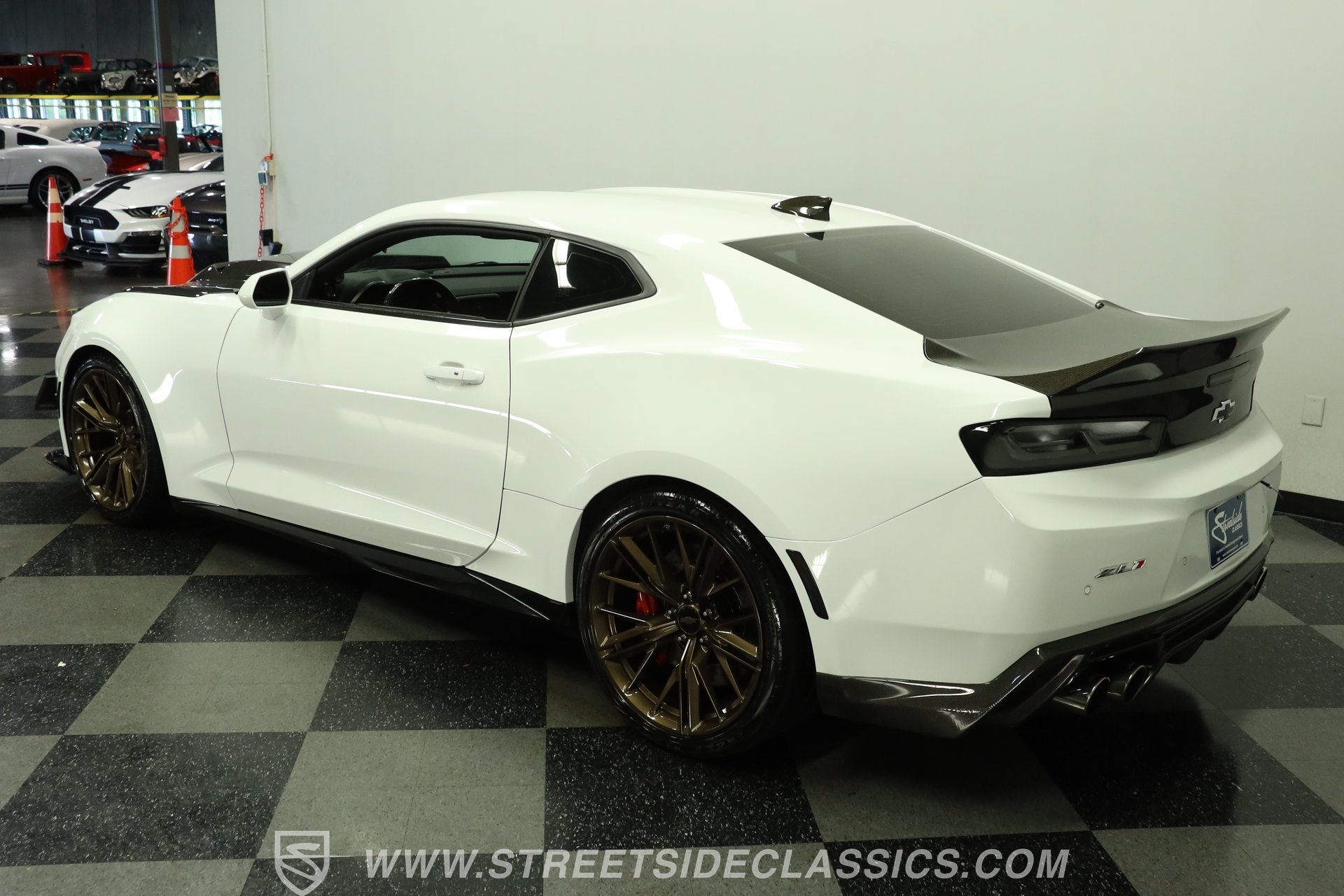 Used 2018 Chevrolet Camaro ZL1 RWD image 7