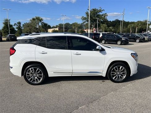 Used 2022 GMC Terrain Denali image 9