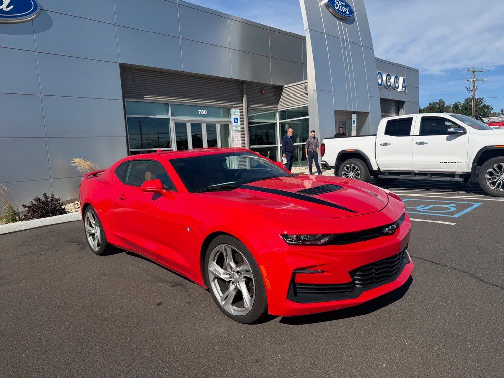 Used 2020 Chevrolet Camaro SS RWD image 4