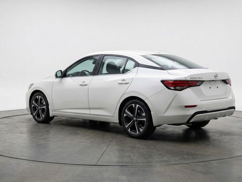 Used 2025 Nissan Sentra SV image 6