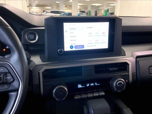 Used 2025 Toyota 4Runner SR5 AWD/4WD image 6
