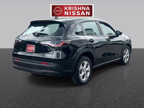Used 2023 Honda HR-V LX image 5