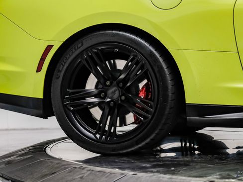 Used 2021 Chevrolet Camaro ZL1 image 89