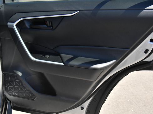 Used 2024 Toyota RAV4 LE AWD/4WD image 37