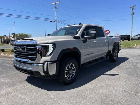 New 2026 GMC Sierra 2500 SLE AWD/4WD image 8