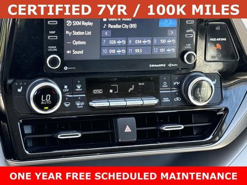 Used 2022 Toyota Highlander XLE AWD/4WD image 22