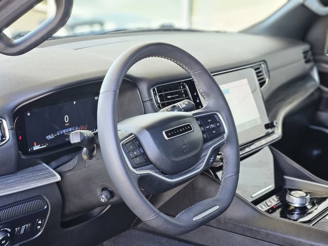 Used 2024 Jeep Wagoneer L Series II RWD image 12