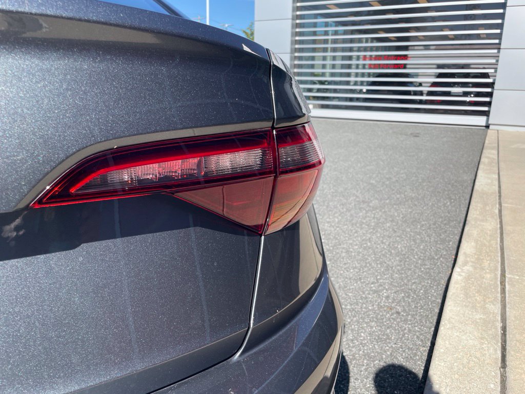 Used 2019 Volkswagen Jetta R-Line w/ R-Line Cold Weather Package FWD image 10