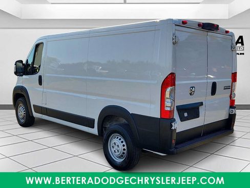 Used 2025 RAM ProMaster 2500 w/ Convenience Group FWD image 4