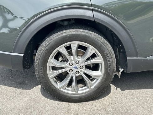 Used 2023 Ford Explorer XLT w/ Equipment Group 202A AWD/4WD image 10