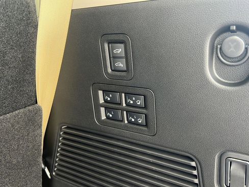 New 2025 Nissan Armada Platinum Reserve image 31