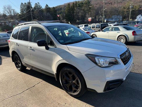 Used 2018 Subaru Forester 2.5i Premium image 3