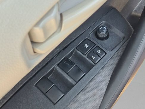 Used 2022 Toyota Corolla LE FWD image 16