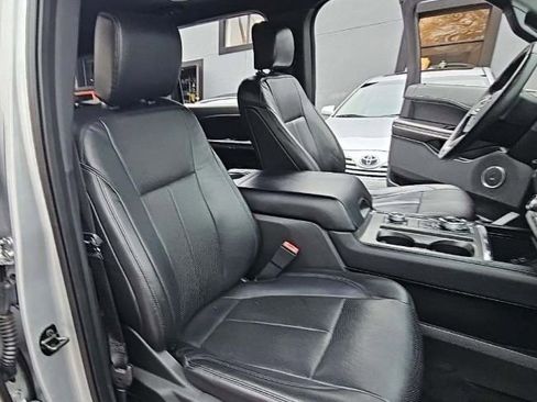 Used 2018 Ford Expedition XLT w/ Equipment Group 202A image 10