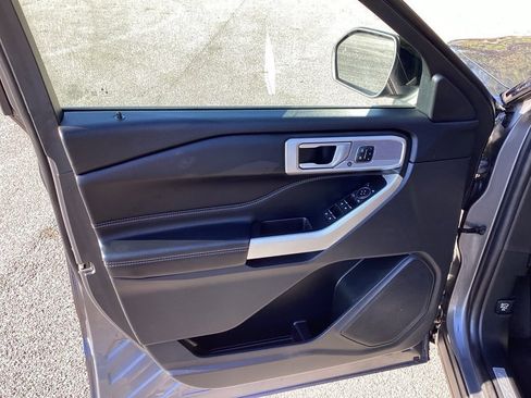 Used 2022 Ford Explorer Limited w/ Equipment Group 301A image 25