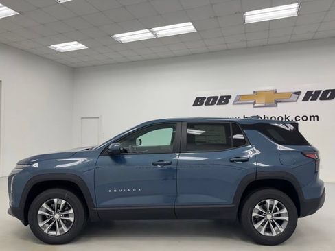 New 2026 Chevrolet Equinox LT w/ Safety and Technology Package FWD image 8