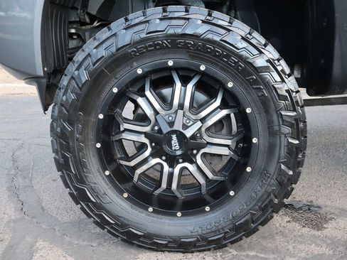 Used 2014 Nissan Titan S image 37