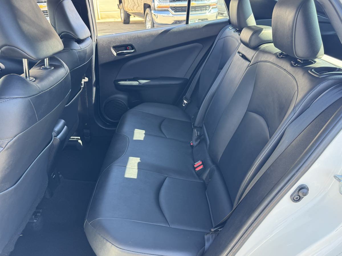 Used 2017 Toyota Prius Four w/ Advanced Technology Package FWD image 19