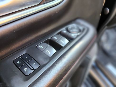 Used 2022 Chevrolet Tahoe RST w/ Luxury Package image 16