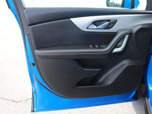 Used 2025 Chevrolet Blazer LT image 9