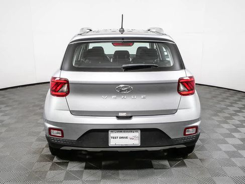 Used 2024 Hyundai Venue SEL FWD image 27
