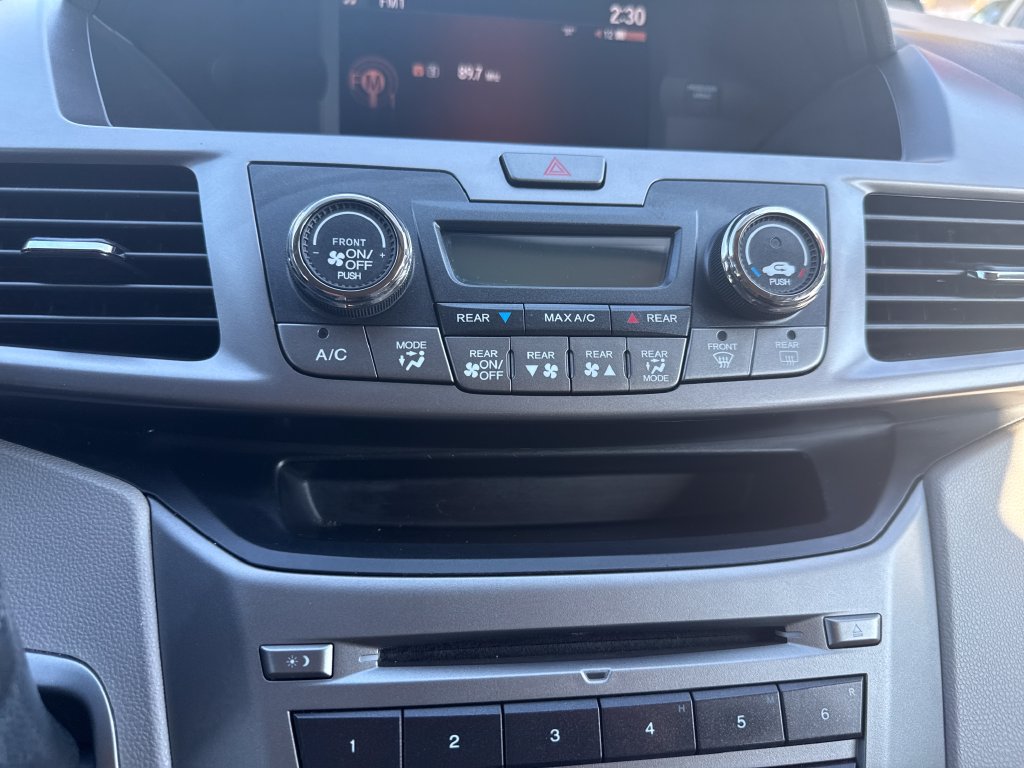 Used 2015 Honda Odyssey LX image 32