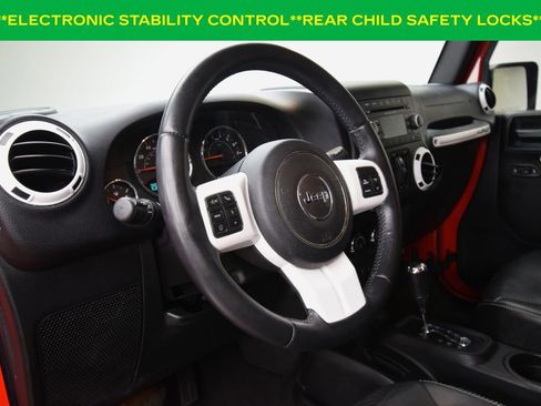 Used 2015 Jeep Wrangler Unlimited Sahara image 15