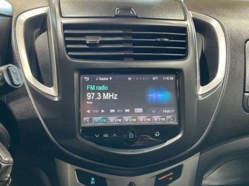 Used 2015 Chevrolet Trax LT w/ LT Sun and Sound Package image 18