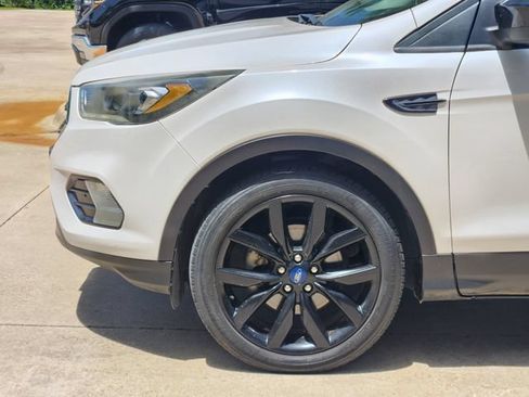 Used 2019 Ford Escape SE FWD image 8