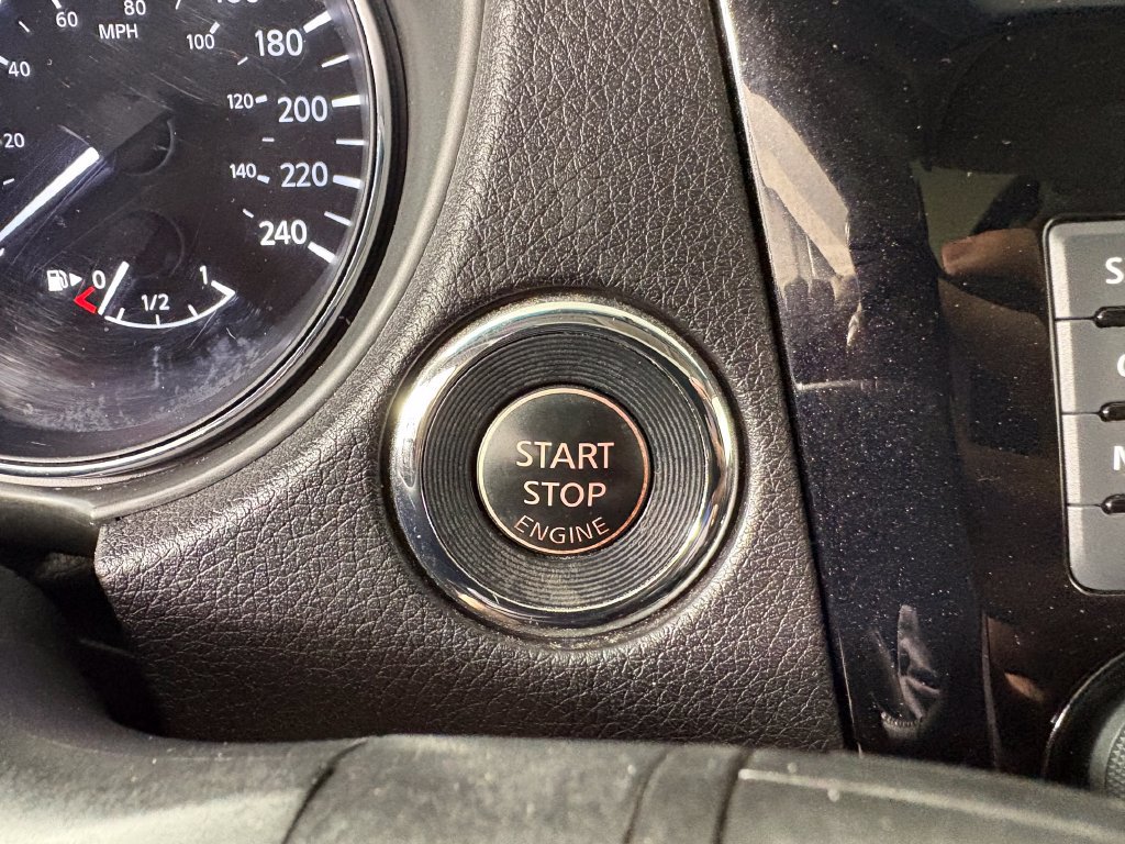 Used 2016 Nissan Rogue SL AWD/4WD image 21