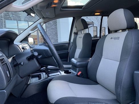 Used 2004 Jeep Grand Cherokee Laredo w/ Trailer Tow Prep Group image 27