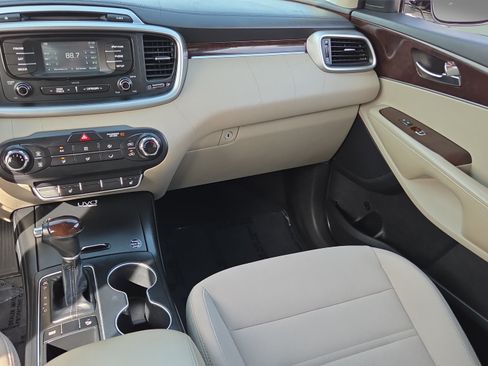 Used 2016 Kia Sorento FWD w/ LX Convenience Package image 14